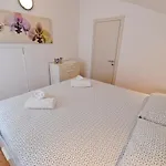 Апартаменти Basioli1 *